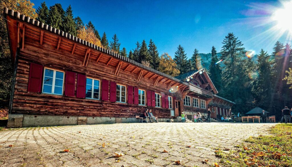 Ferienhaus Bärg-Sunne-Schyn im Eriz im Herbst
